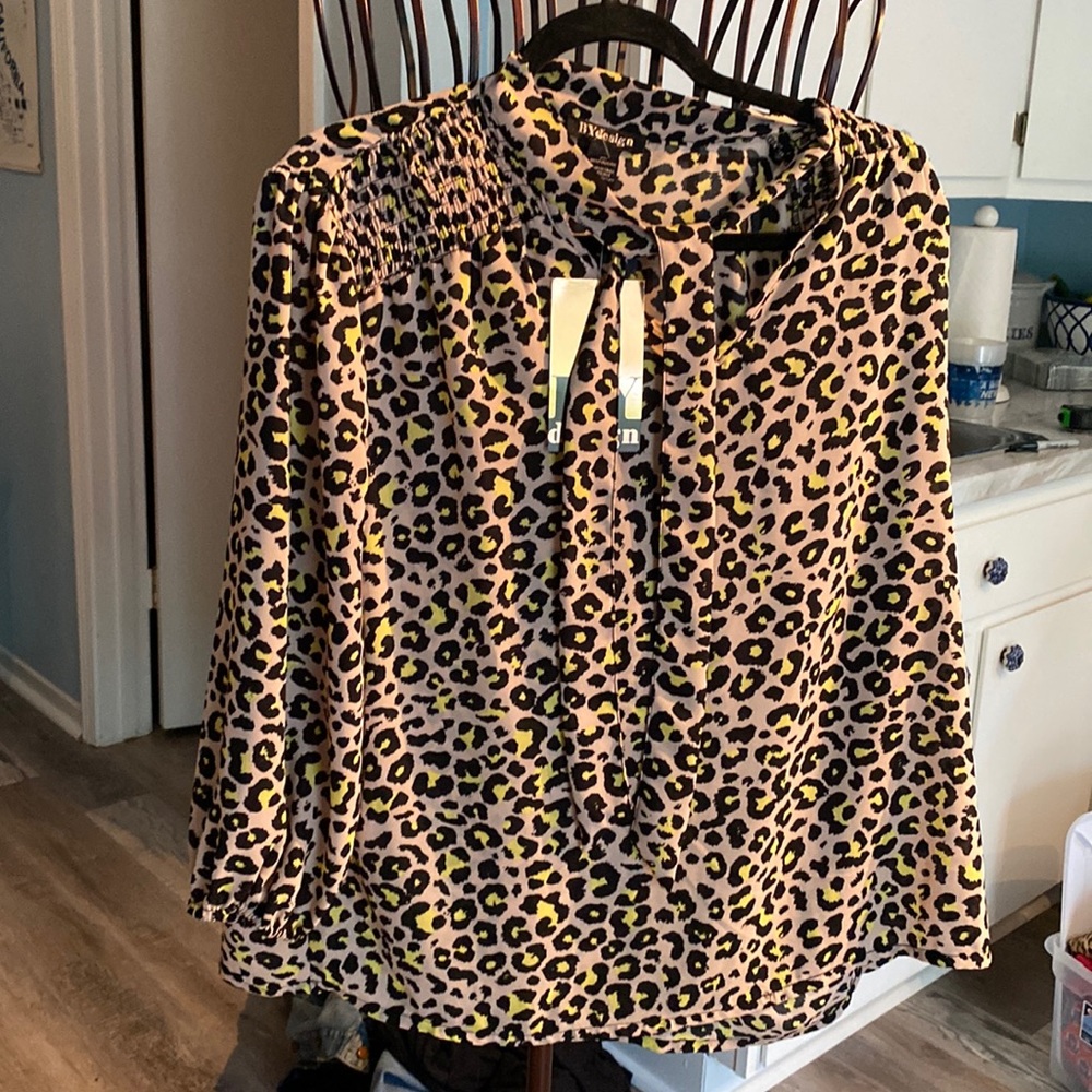 Nwt By Design animal print blouse